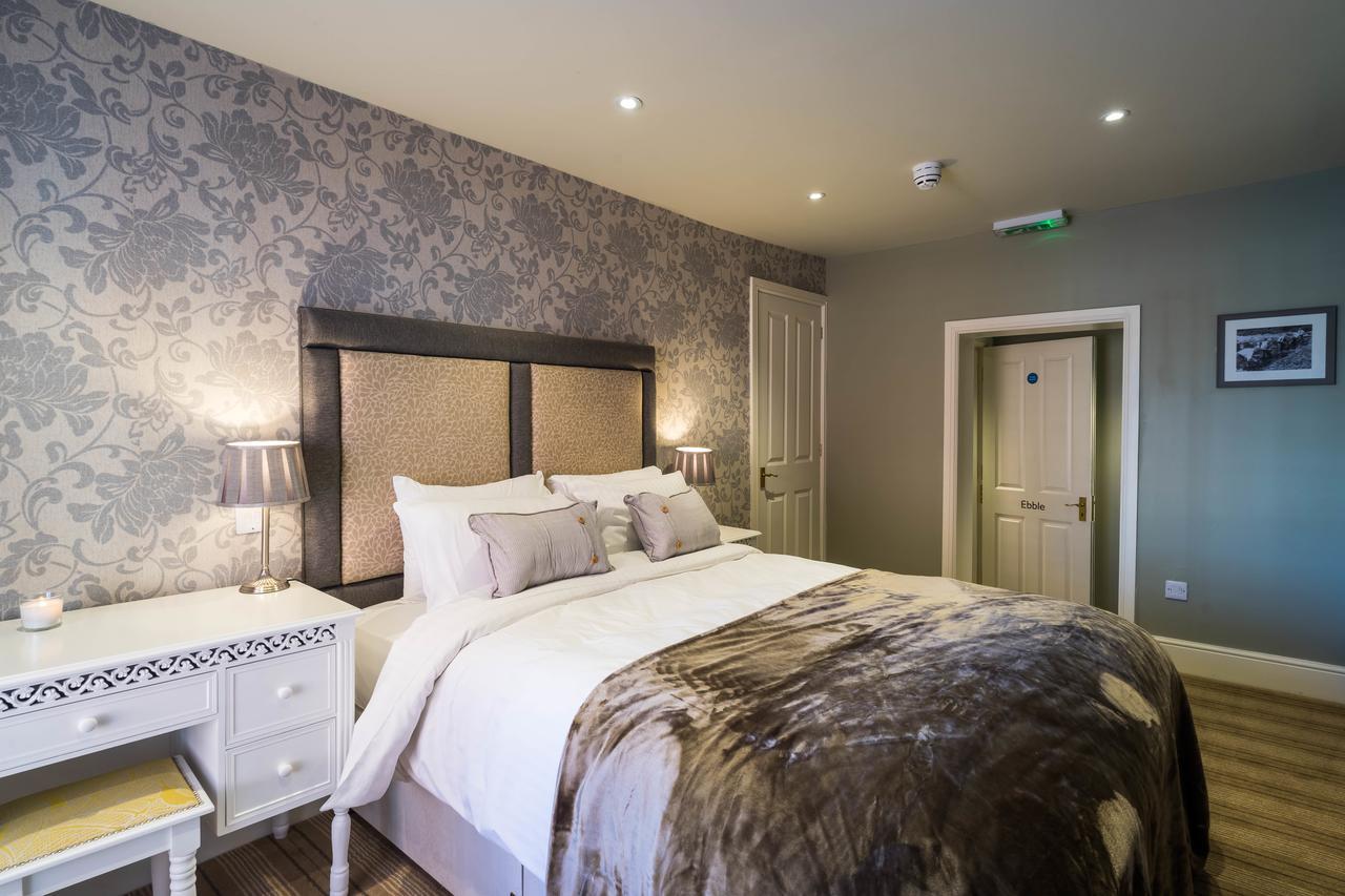 Greyhound Inn Wilton Wilton  Eksteriør billede