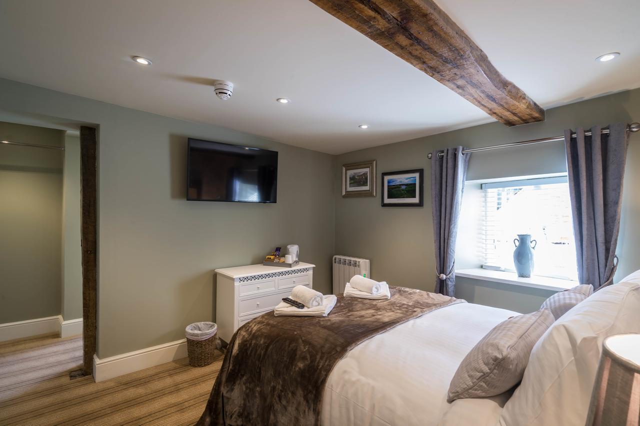 Greyhound Inn Wilton Wilton  Eksteriør billede