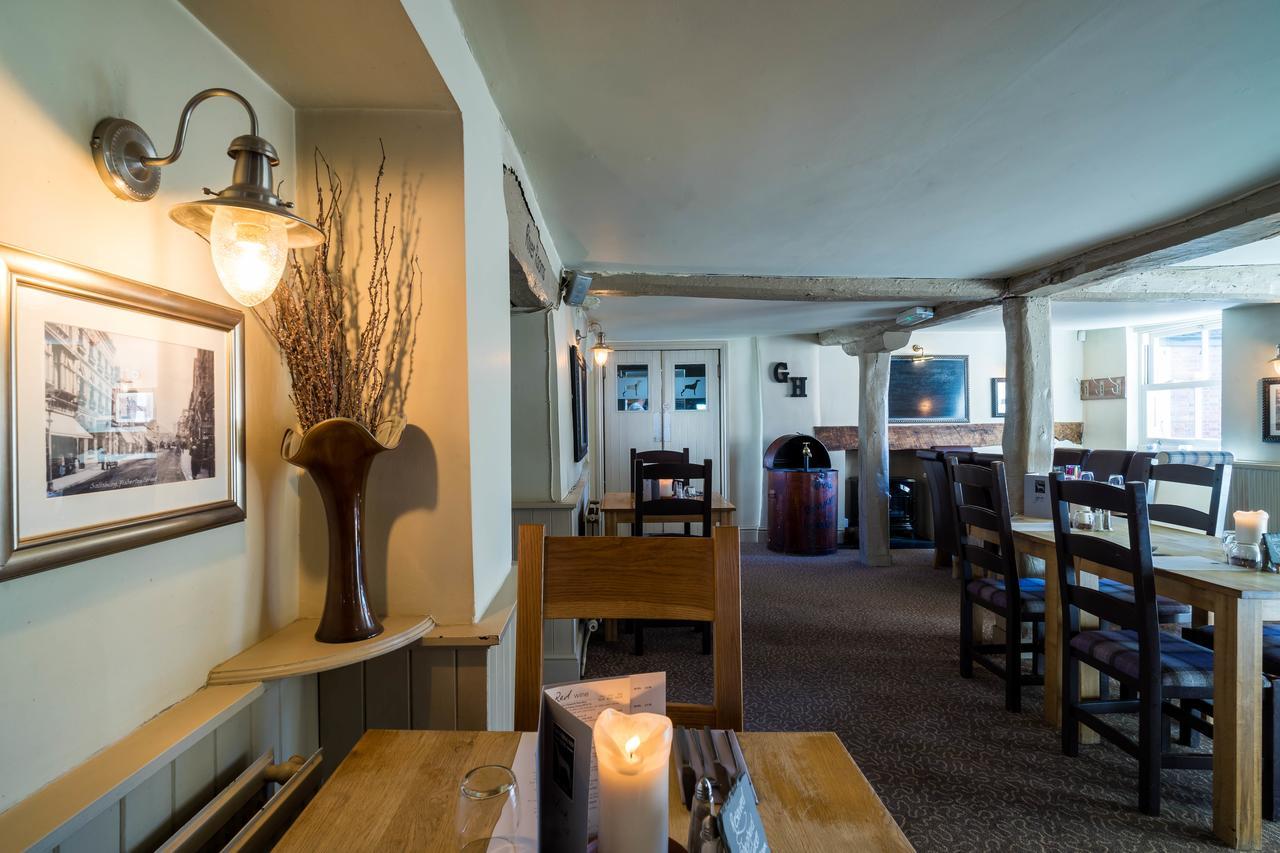 Greyhound Inn Wilton Wilton  Eksteriør billede