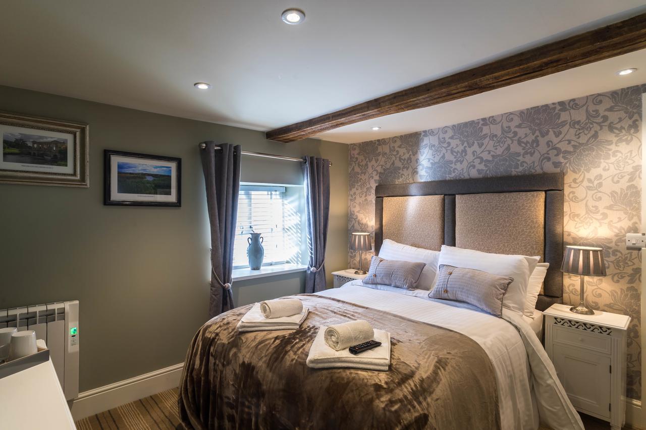 Greyhound Inn Wilton Wilton  Eksteriør billede