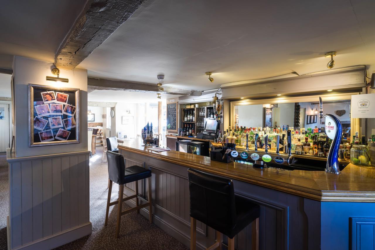 Greyhound Inn Wilton Wilton  Eksteriør billede