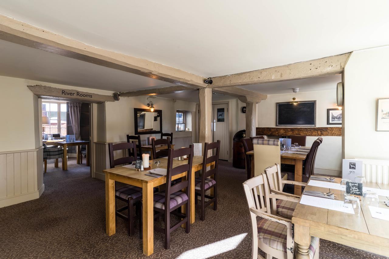 Greyhound Inn Wilton Wilton  Eksteriør billede
