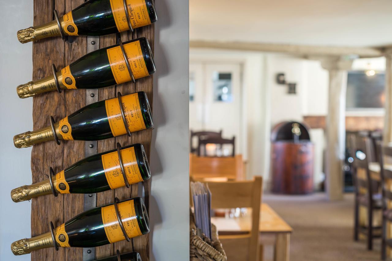 Greyhound Inn Wilton Wilton  Eksteriør billede