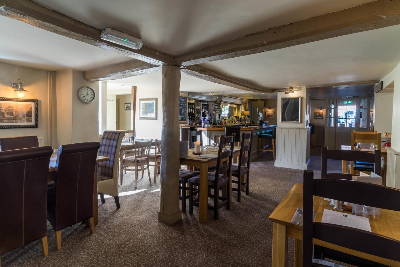 Greyhound Inn Wilton Wilton  Eksteriør billede
