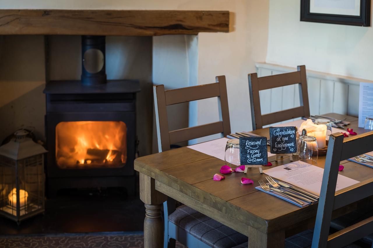 Greyhound Inn Wilton Wilton  Eksteriør billede