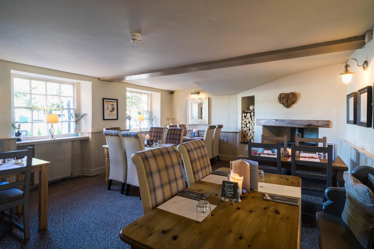 Greyhound Inn Wilton Wilton  Eksteriør billede