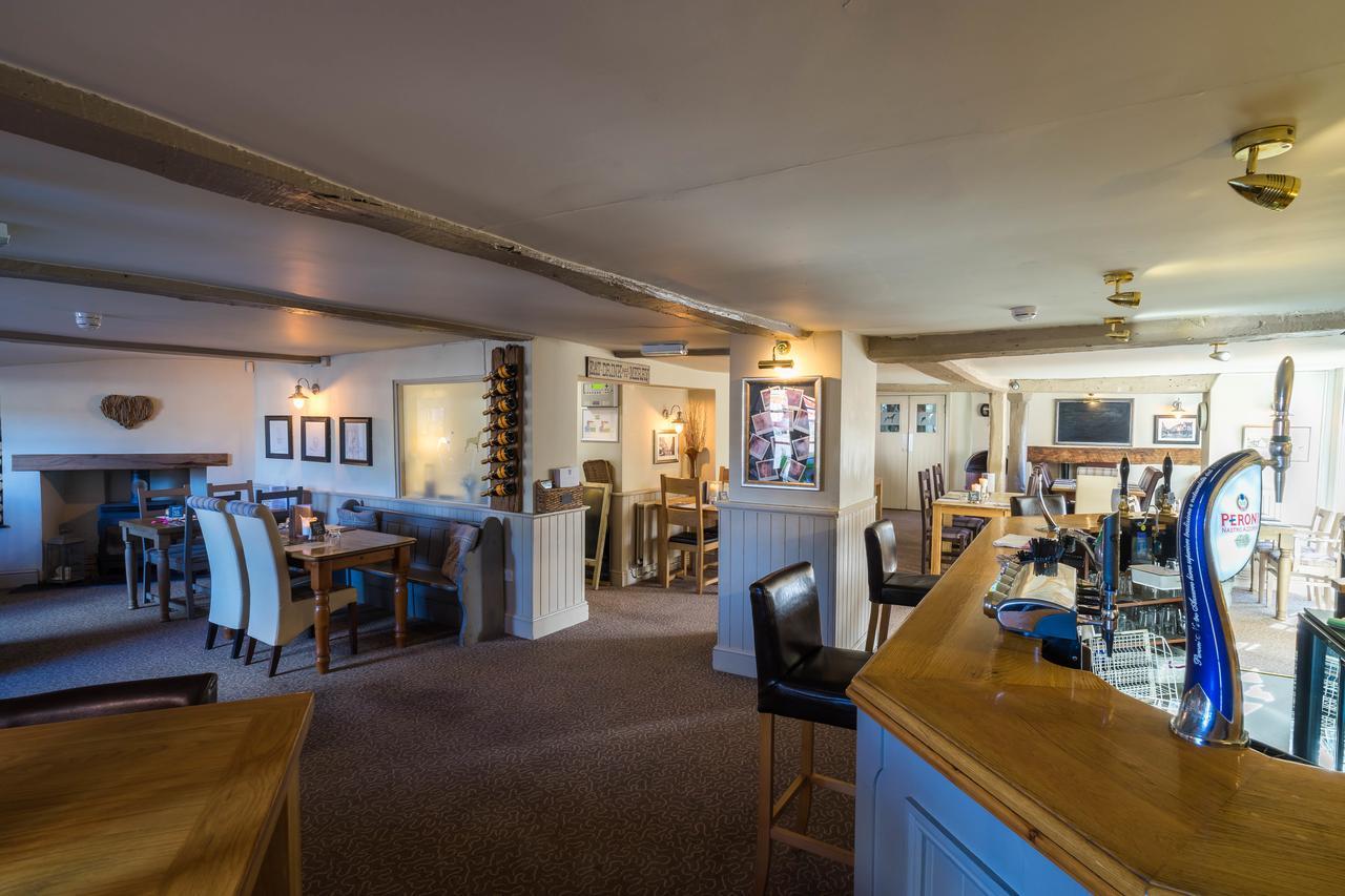 Greyhound Inn Wilton Wilton  Eksteriør billede