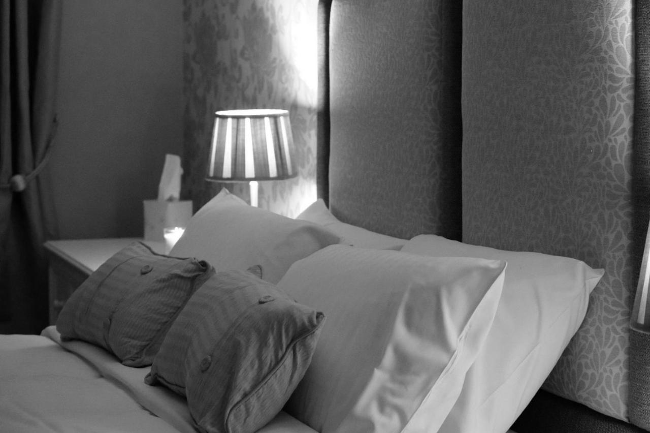Greyhound Inn Wilton Wilton  Eksteriør billede